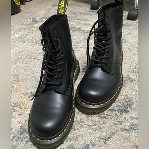 DR MARTENS 1460 Size US 8